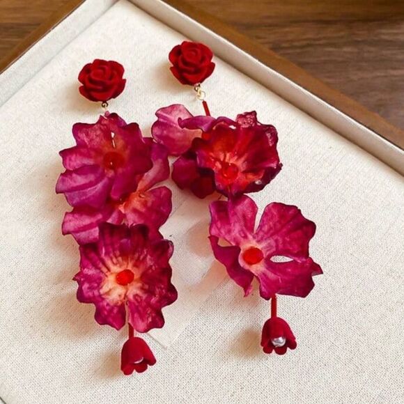 Radiant red flowers Earrings A1255 - Picture 1 of 4
